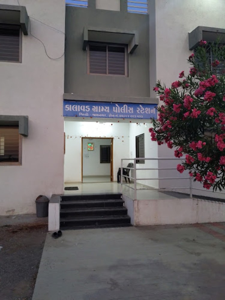 Jamnagar road in Madhapar, Rajkot
