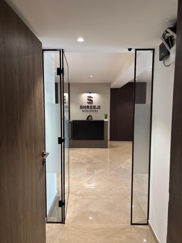 Shreeji Developers - Corporate Office project photo 1 in Vesu, Surat
